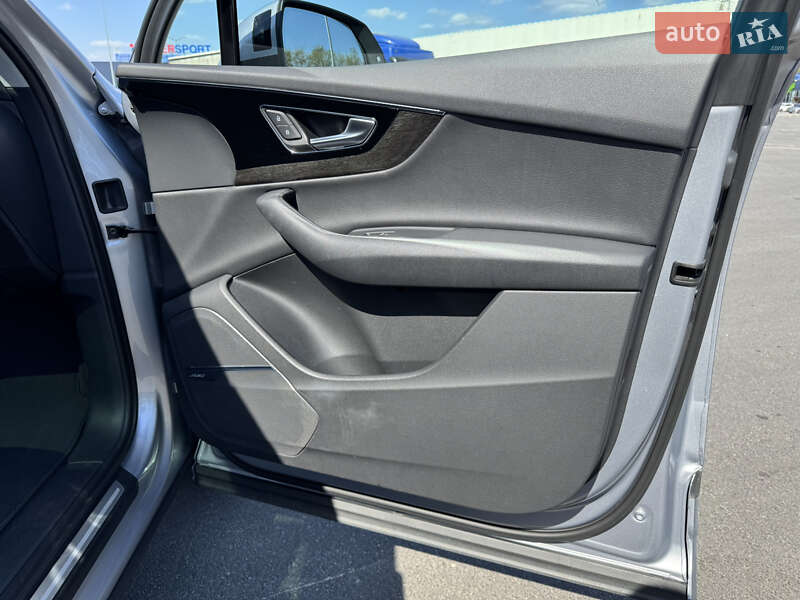 Внедорожник / Кроссовер Audi Q7 2019 в Днепре фото 26 Внедорожник / Кроссовер Audi Q7 2019 в Днепре