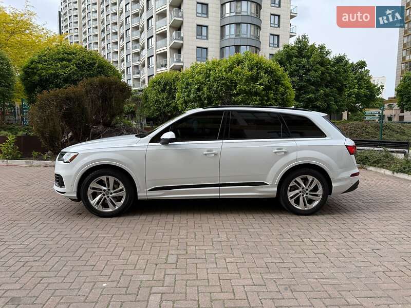 Внедорожник / Кроссовер Audi Q7 2019 в Киеве
