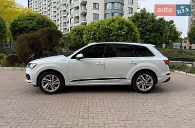 Внедорожник / Кроссовер Audi Q7 2019 в 