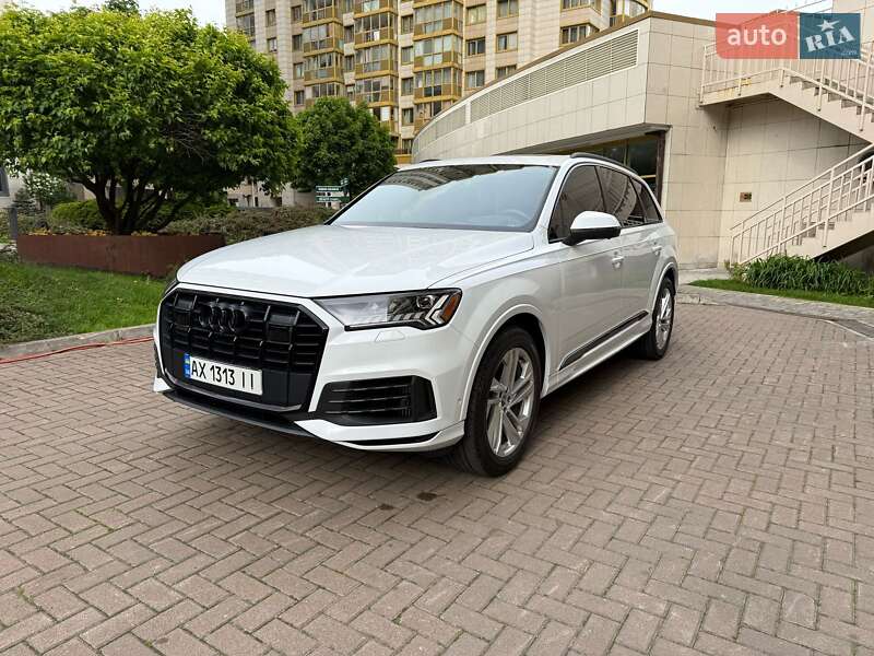 Внедорожник / Кроссовер Audi Q7 2019 в Киеве