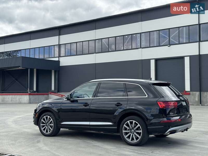 Внедорожник / Кроссовер Audi Q7 2017 в Львове