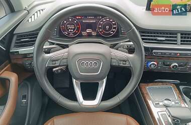 Внедорожник / Кроссовер Audi Q7 2016 в 