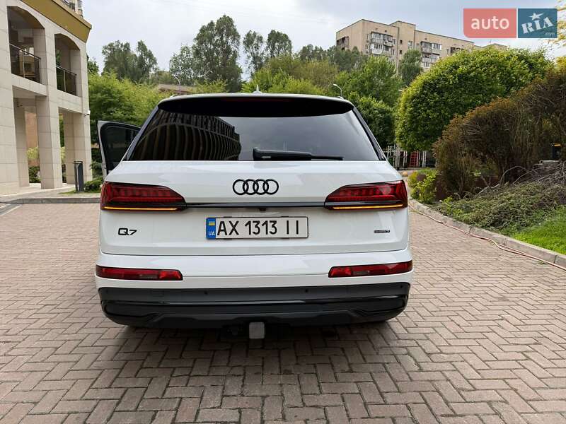 Внедорожник / Кроссовер Audi Q7 2019 в Киеве