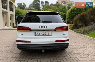 Внедорожник / Кроссовер Audi Q7 2019 в 