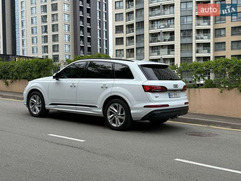Внедорожник / Кроссовер Audi Q7 2019 в Киеве