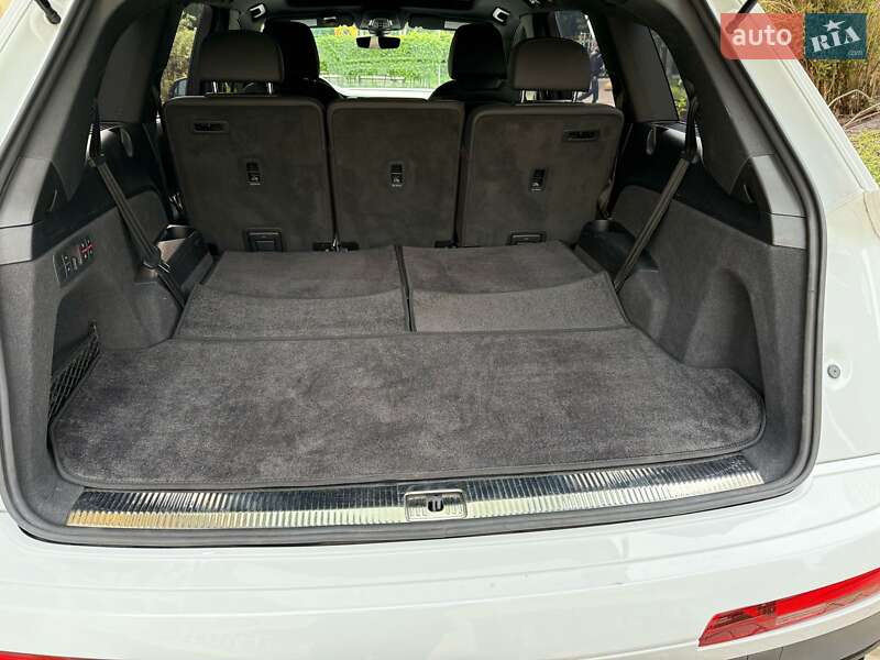 Внедорожник / Кроссовер Audi Q7 2019 в Киеве