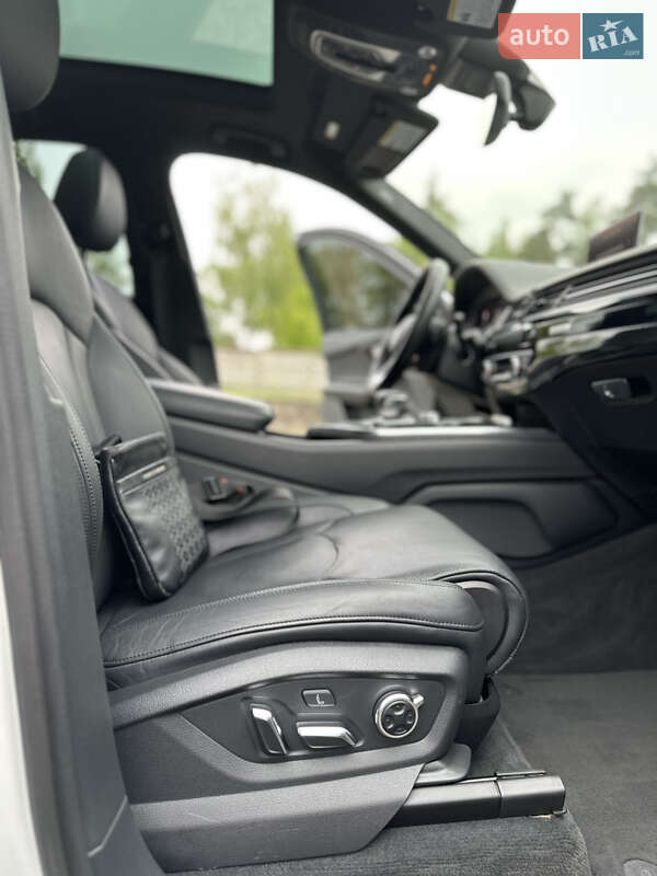 Внедорожник / Кроссовер Audi Q7 2016 в Киеве