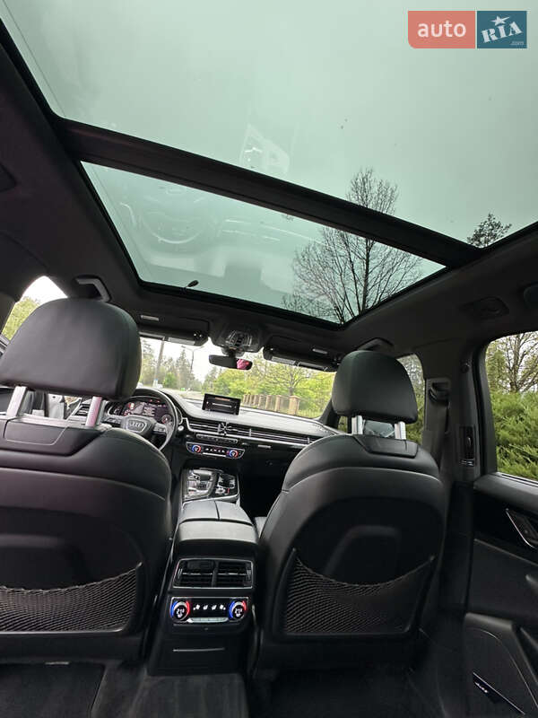 Внедорожник / Кроссовер Audi Q7 2016 в Киеве