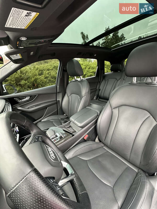 Внедорожник / Кроссовер Audi Q7 2016 в Киеве