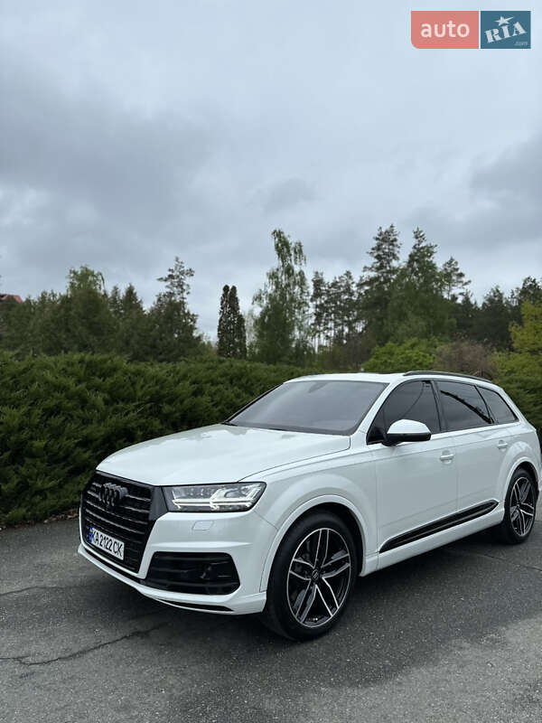 Внедорожник / Кроссовер Audi Q7 2016 в Киеве