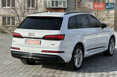 Внедорожник / Кроссовер Audi Q7 2021 в 