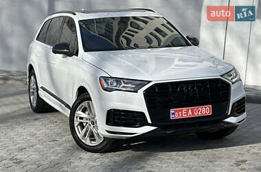 Внедорожник / Кроссовер Audi Q7 2021 в 