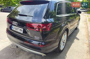 Позашляховик / Кросовер Audi Q7 2016 в 