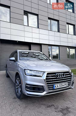 Внедорожник / Кроссовер Audi Q7 2017 в 