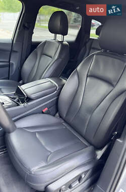Внедорожник / Кроссовер Audi Q7 2017 в 