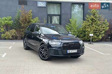 Внедорожник / Кроссовер Audi Q7 2017 в 