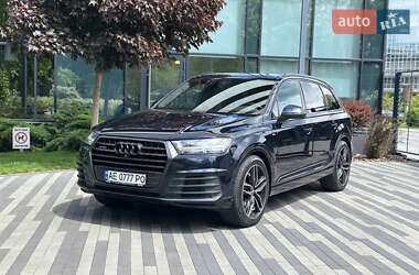 Внедорожник / Кроссовер Audi Q7 2017 в 