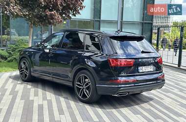 Внедорожник / Кроссовер Audi Q7 2017 в 