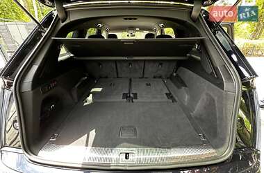 Внедорожник / Кроссовер Audi Q7 2017 в 
