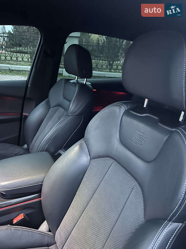 Позашляховик / Кросовер Audi Q7 2021 в Умані