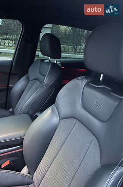 Внедорожник / Кроссовер Audi Q7 2021 в 