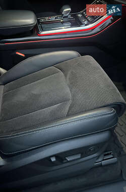 Внедорожник / Кроссовер Audi Q7 2021 в 