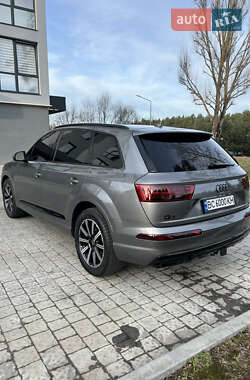 Внедорожник / Кроссовер Audi Q7 2017 в 