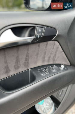 Внедорожник / Кроссовер Audi Q7 2012 в 