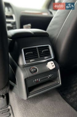 Внедорожник / Кроссовер Audi Q7 2012 в 