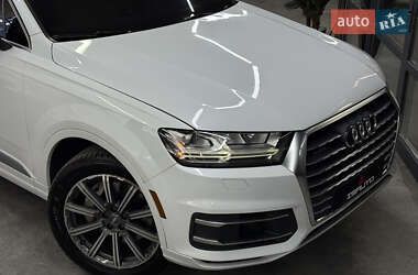 Внедорожник / Кроссовер Audi Q7 2017 в 
