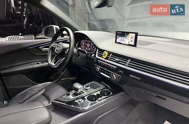 Внедорожник / Кроссовер Audi Q7 2018 в 