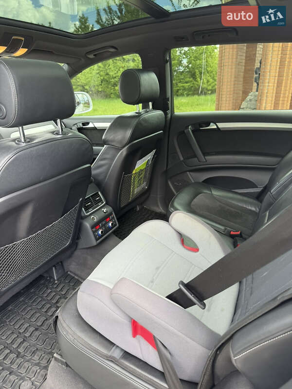 Внедорожник / Кроссовер Audi Q7 2012 в Ромнах