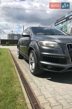 Позашляховик / Кросовер Audi Q7 2011 в 
