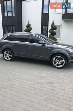 Позашляховик / Кросовер Audi Q7 2011 в 