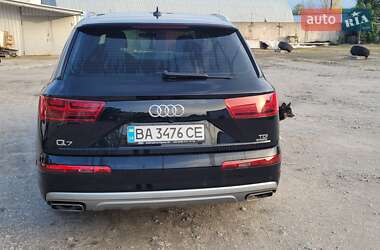 Внедорожник / Кроссовер Audi Q7 2017 в 