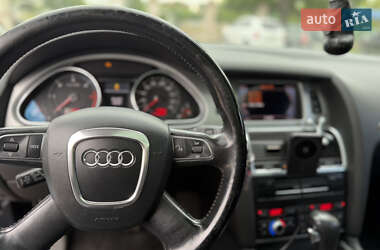 Внедорожник / Кроссовер Audi Q7 2011 в 