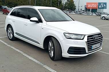Внедорожник / Кроссовер Audi Q7 2017 в 