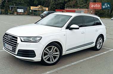 Внедорожник / Кроссовер Audi Q7 2017 в 