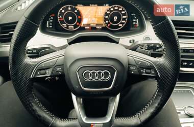 Внедорожник / Кроссовер Audi Q7 2017 в 