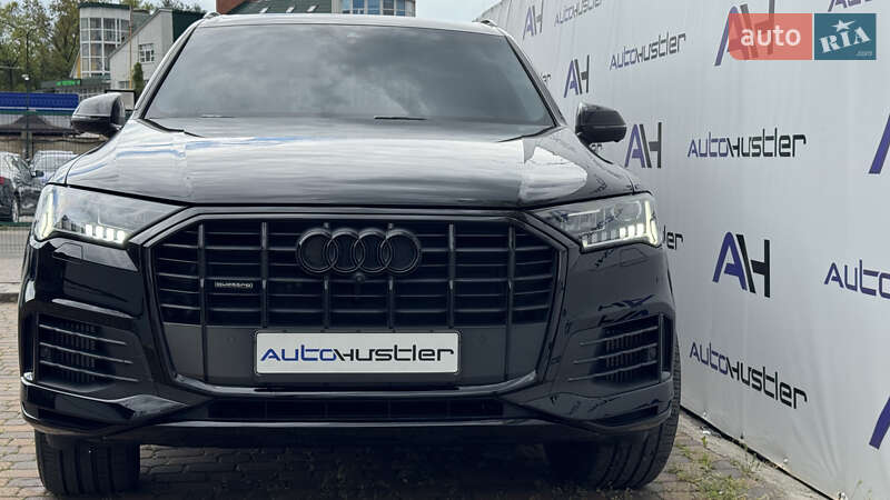 Внедорожник / Кроссовер Audi Q7 2020 в Киеве