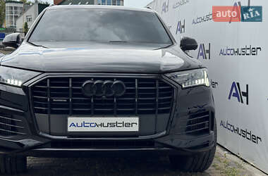 Позашляховик / Кросовер Audi Q7 2020 в 