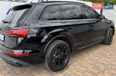 Позашляховик / Кросовер Audi Q7 2020 в 