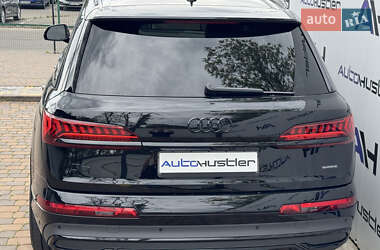 Позашляховик / Кросовер Audi Q7 2020 в 