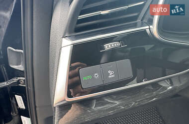 Позашляховик / Кросовер Audi Q7 2020 в 