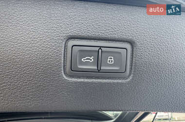 Позашляховик / Кросовер Audi Q7 2020 в 