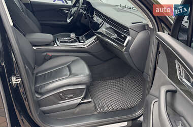 Позашляховик / Кросовер Audi Q7 2020 в 