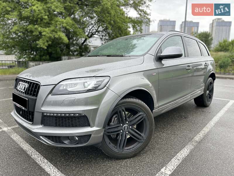 Внедорожник / Кроссовер Audi Q7 2015 в 