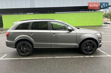 Внедорожник / Кроссовер Audi Q7 2015 в 