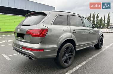 Внедорожник / Кроссовер Audi Q7 2015 в 