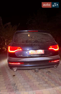 Позашляховик / Кросовер Audi Q7 2013 в 